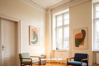 Helle Altbauwohnung mit hohen Fenstern und restaurierten Details in Duderstadt